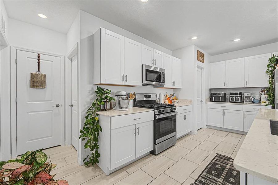 Furnished interior view inside a new home in Two Rivers, Zephyrhills (Image 9).