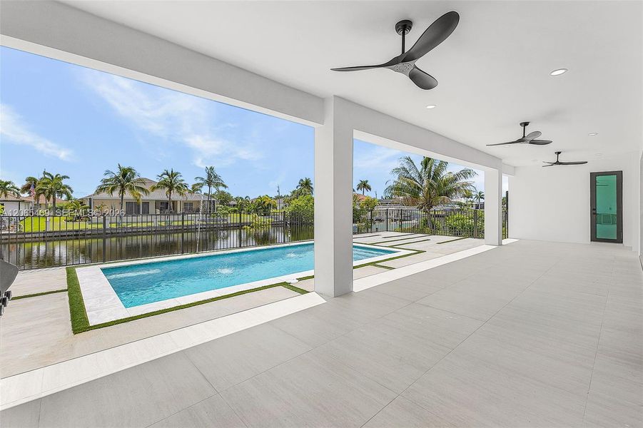 Exterior details and patio area of a home in , Cape Coral (Image 4).