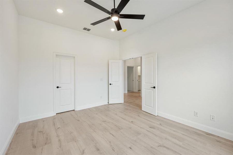Spacious, unfurnished interior of a new home in West Crossing, Anna (Image 26). Spacious, unfurnished interior of a new home in West Crossing, Anna (Image 26).
