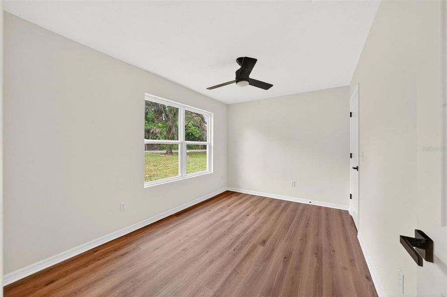 Spacious, unfurnished interior of a new home in , Leesburg (Image 31).