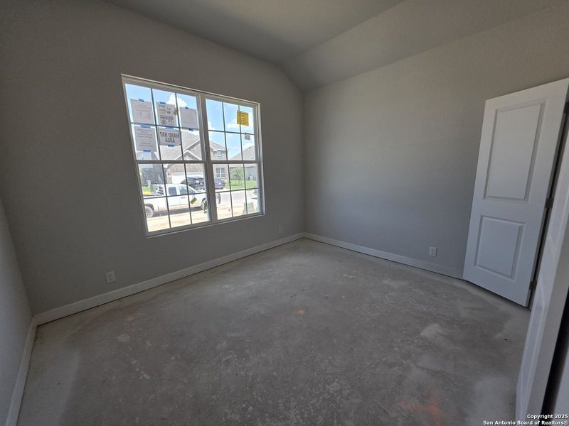 Spacious, unfurnished interior of a new home in The Heights at Saddlebrook Ranch 60's, Schertz (Image 15).
