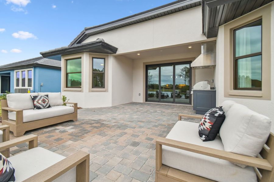 Representative exterior details of a home built from the Sweetwater by William Ryan Homes in The Sanctuary – Resort Collection, Punta Gorda (Image 30).