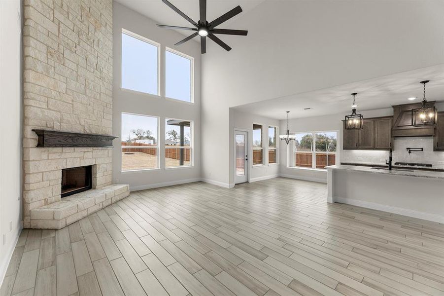 9_10. 719 Soprano - Family