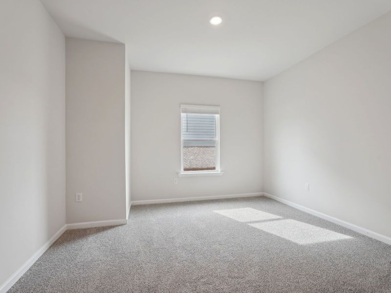 Spacious, unfurnished interior of a new home in Northwoods at Mirror Lake, Villa Rica (Image 19).