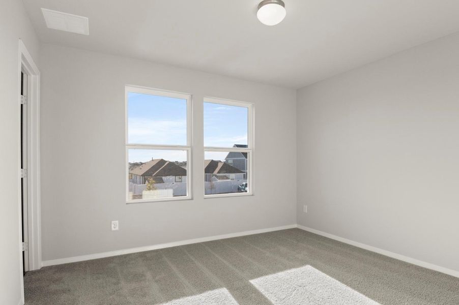 Spacious, unfurnished interior of a new home in Harvest Ridge, Elgin (Image 22).