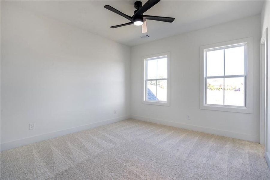 Spacious, unfurnished interior of a new home in , Bogart (Image 34).
