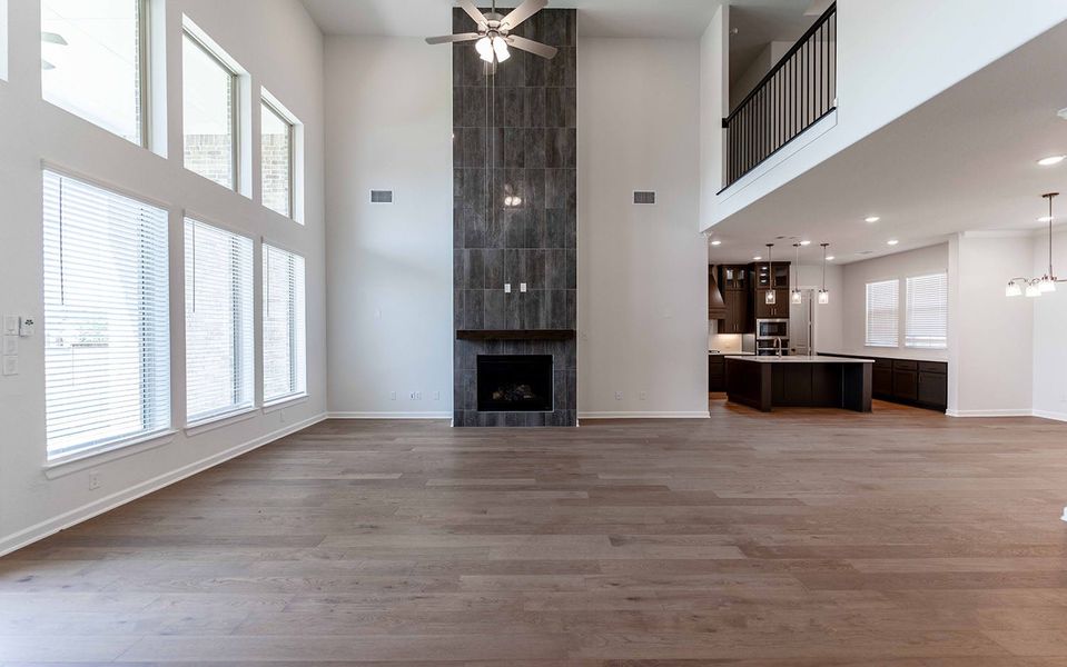 Spacious, unfurnished interior of a new home in Solterra, Mesquite (Image 16).