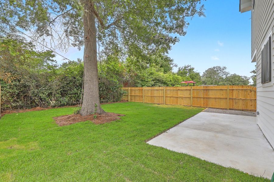 Exterior details and patio area of a home in , Charleston (Image 24).