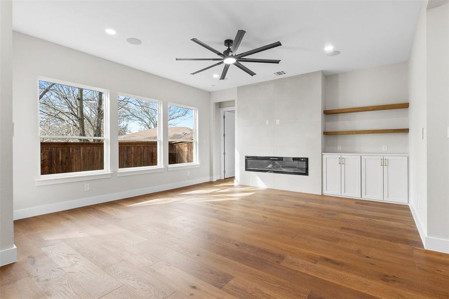 Spacious, unfurnished interior of a new home in , North Richland Hills (Image 20).