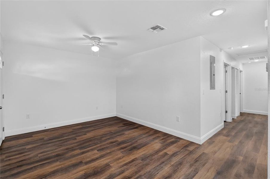 Spacious, unfurnished interior of a new home in , Auburndale (Image 22).