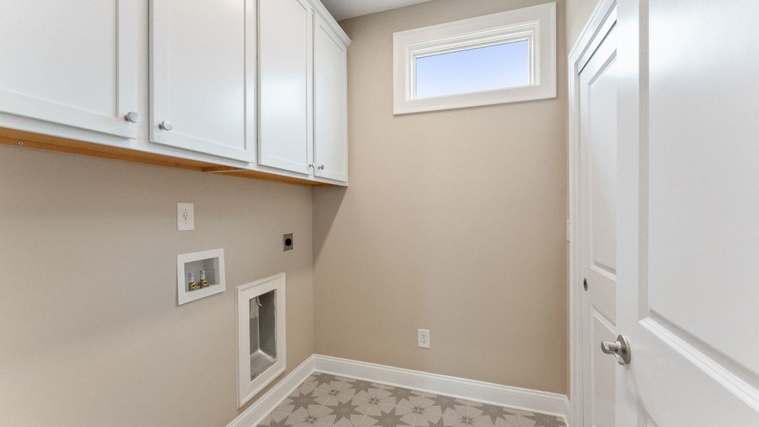 Spacious, unfurnished interior of a new home in The Courtyards at Bailey Farms, Dacula (Image 17).