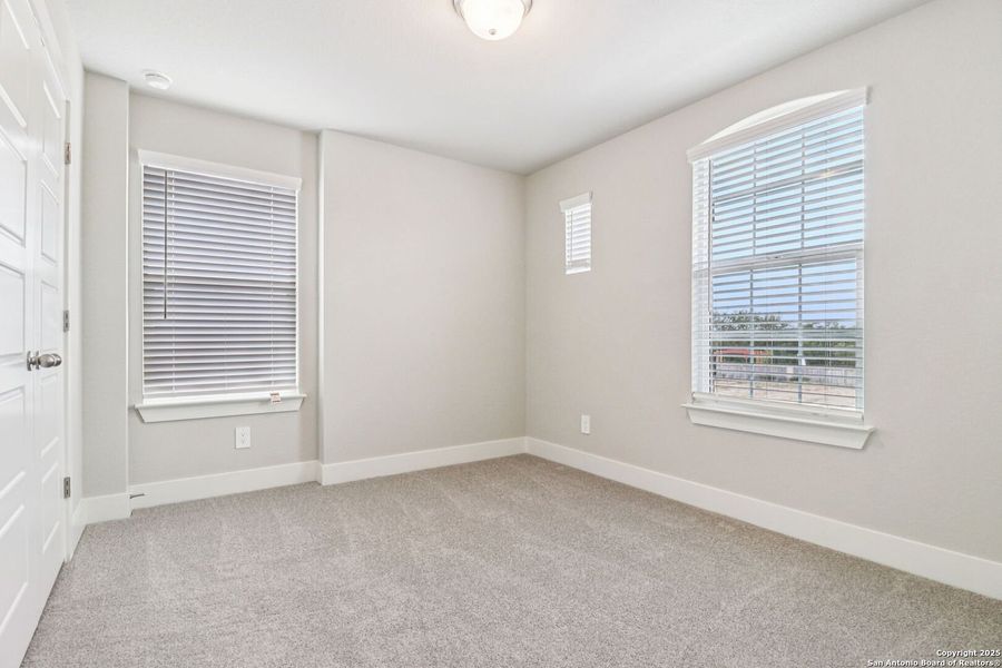 Spacious, unfurnished interior of a new home in Thomas Pond, San Antonio (Image 38). Spacious, unfurnished interior of a new home in Thomas Pond, San Antonio (Image 38).