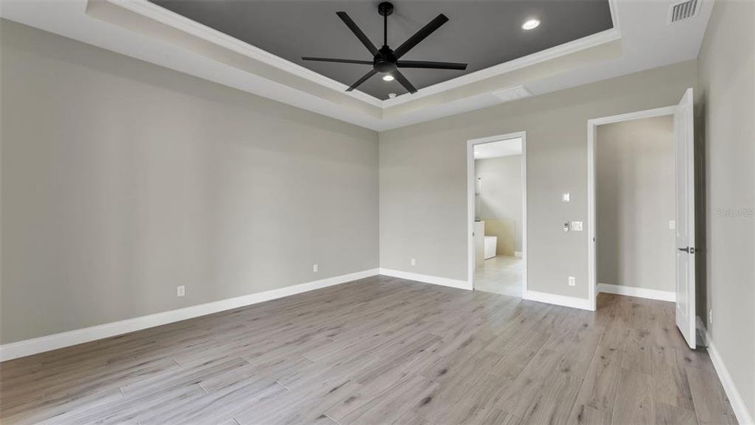 Spacious, unfurnished interior of a new home in , Lakeland (Image 54).