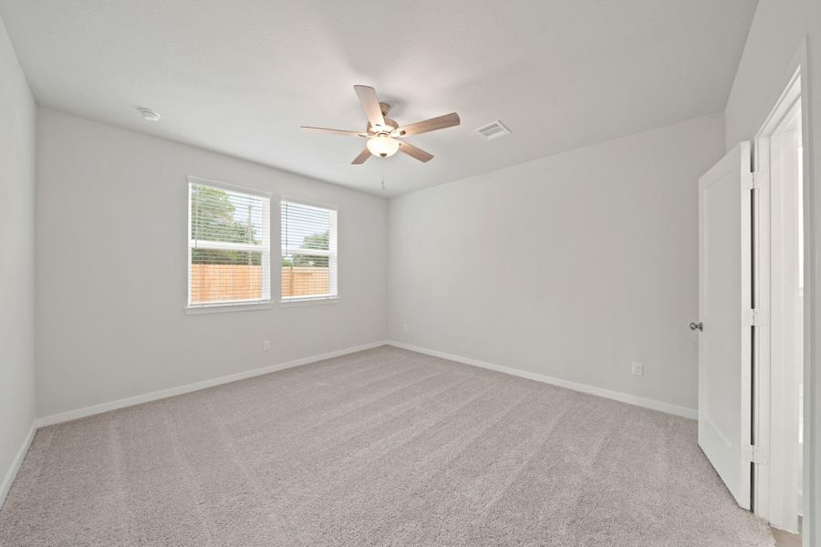Spacious, unfurnished interior of a new home in Russell Ranch, Bay City (Image 18).