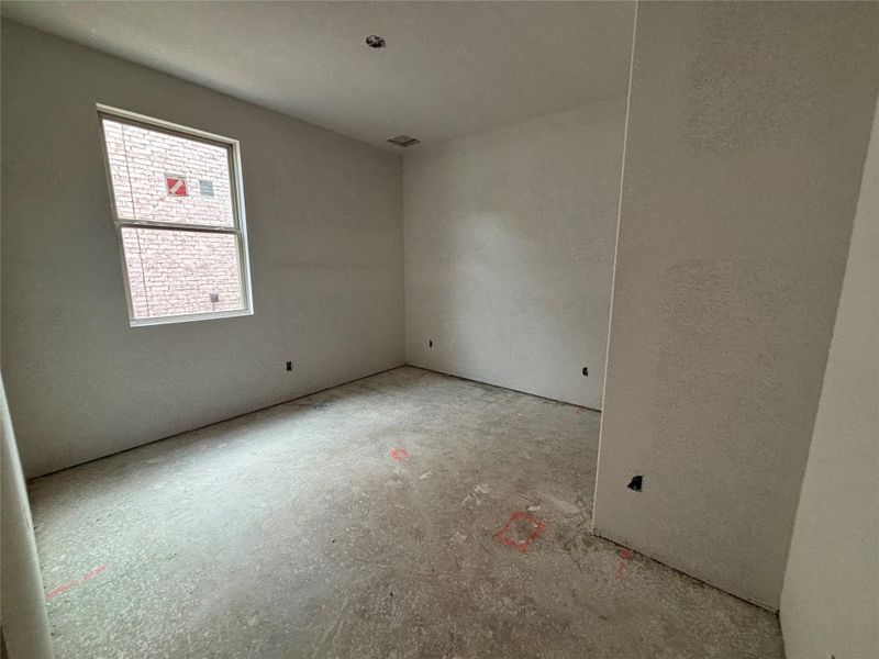 Spacious, unfurnished interior of a new home in Berry Creek Highlands, Georgetown (Image 11).