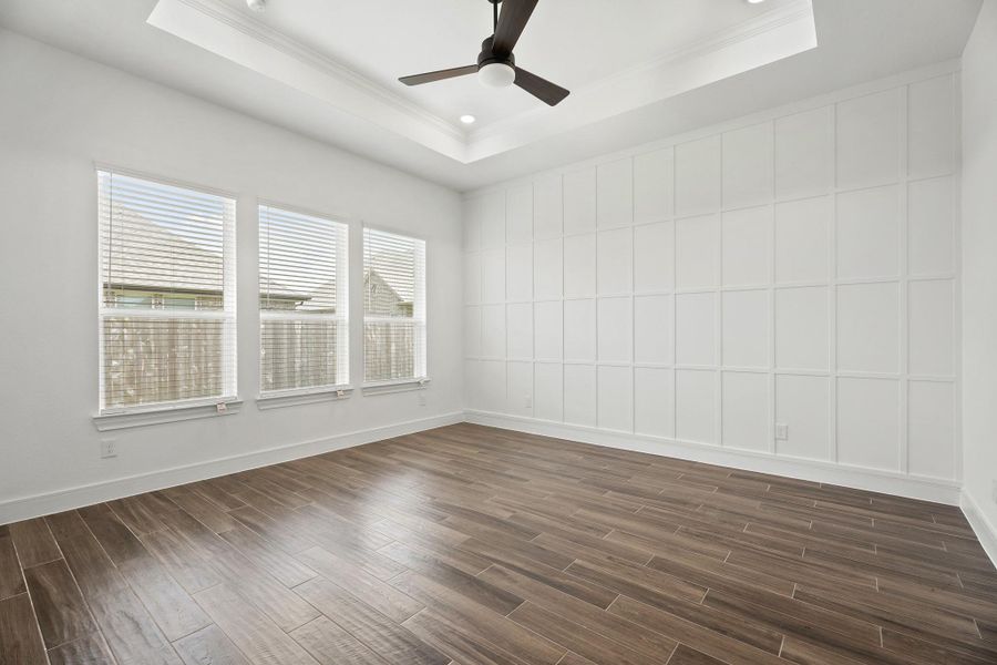 Spacious primary suite (*Photo not of actual home and used for illustration purposes only.)