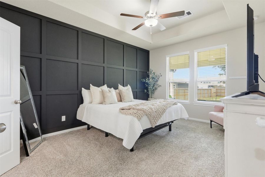 Furnished interior view inside a new home in Deer Trail Estates, Conroe (Image 8).