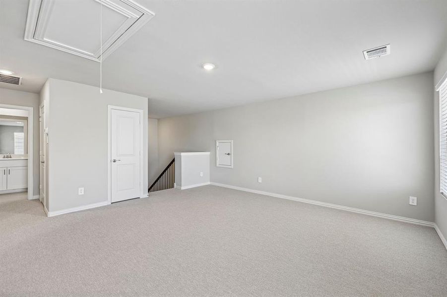 Spacious, unfurnished interior of a new home in Lakehaven - Premier Series, Farmersville (Image 20).