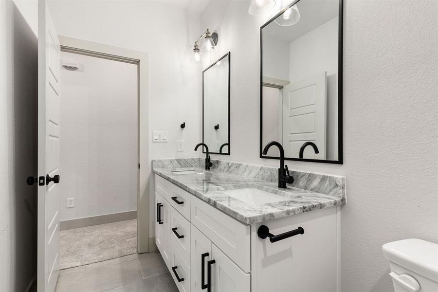 Furnished interior view inside a new home in Canyon Creek, Granbury (Image 10).