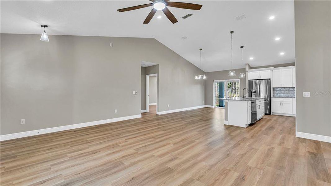 Spacious, unfurnished interior of a new home in , Deltona (Image 9).