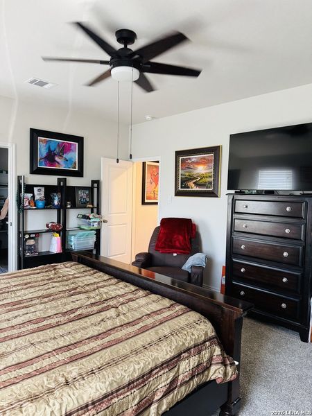 Furnished interior view inside a new home in Winding Creek, New Braunfels (Image 8).