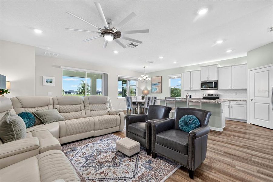 Furnished interior view inside a new home in Star Farms at Lakewood Ranch, Bradenton (Image 39). Furnished interior view inside a new home in Star Farms at Lakewood Ranch, Bradenton (Image 39).