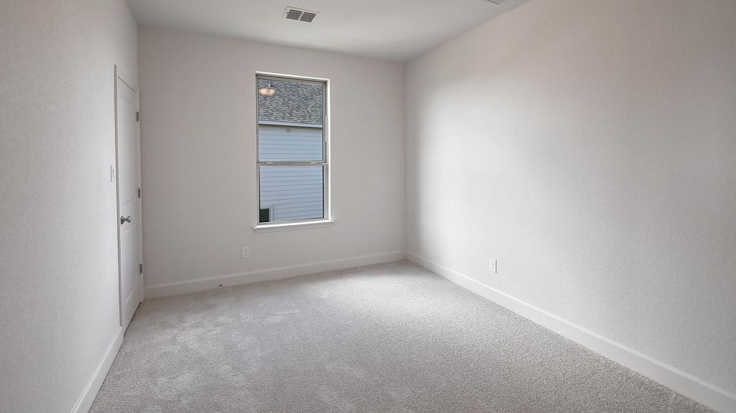 Spacious, unfurnished interior of a new home in The Parklands, Schertz (Image 13).
