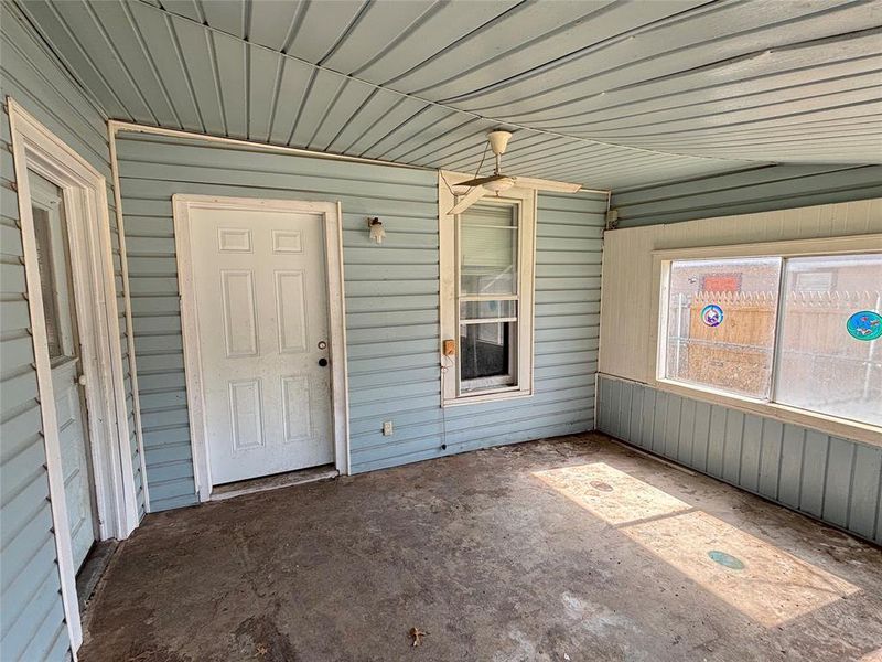 Exterior details and patio area of a home in , Cleburne (Image 12).