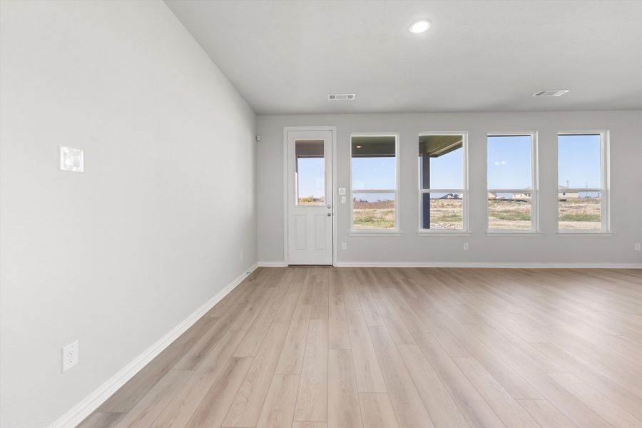 Spacious, unfurnished interior of a new home in Clear Sky Addition, Valley View (Image 35).