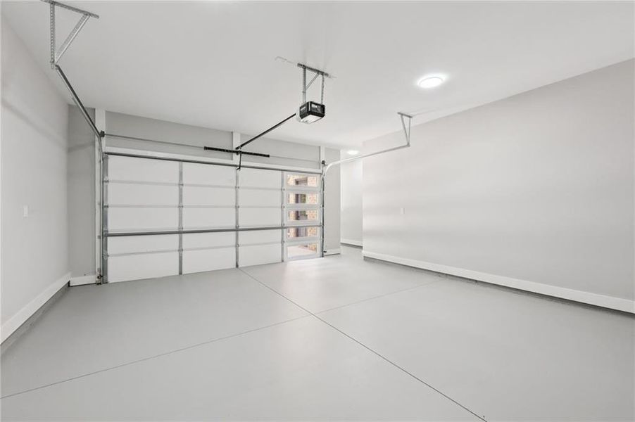 Spacious, unfurnished interior of a new home in , Lawrenceville (Image 30).