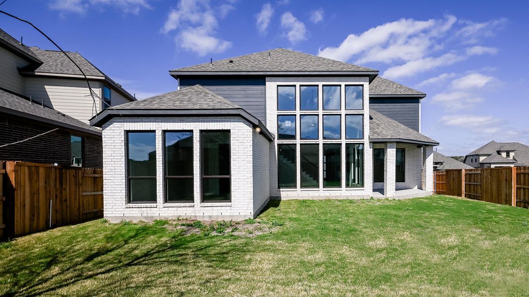 Exterior details and patio area of a home in 6 Creeks, Kyle (Image 3).