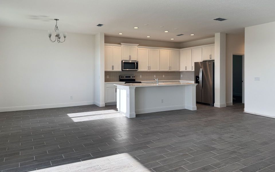 Modern Open-Concept Kitchen in Central Florida Home