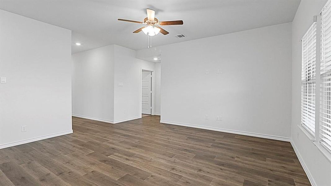 Spacious, unfurnished interior of a new home in Elevon, Lavon (Image 27). Spacious, unfurnished interior of a new home in Elevon, Lavon (Image 27).