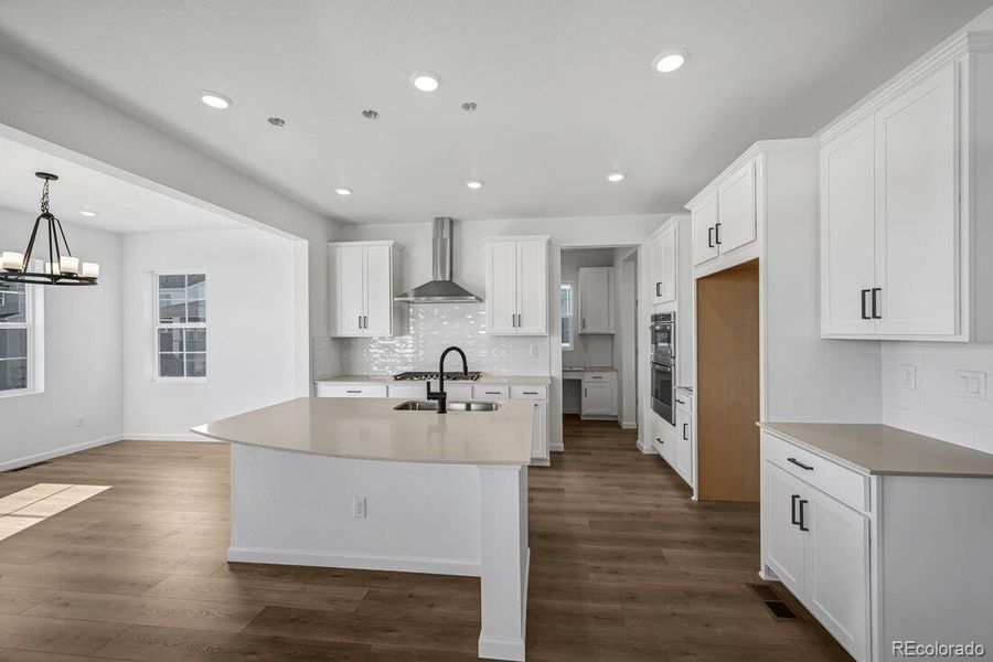 8800 Whiteclover ~ Ready Now