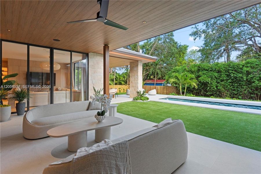 Exterior details and patio area of a home in , Miami (Image 35).