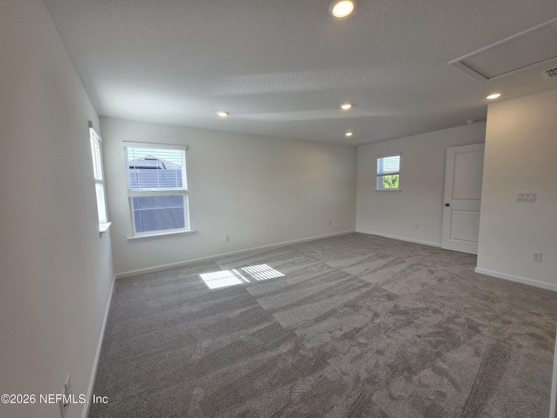 Spacious, unfurnished interior of a new home in Hyland Trail, Green Cove Springs (Image 38).