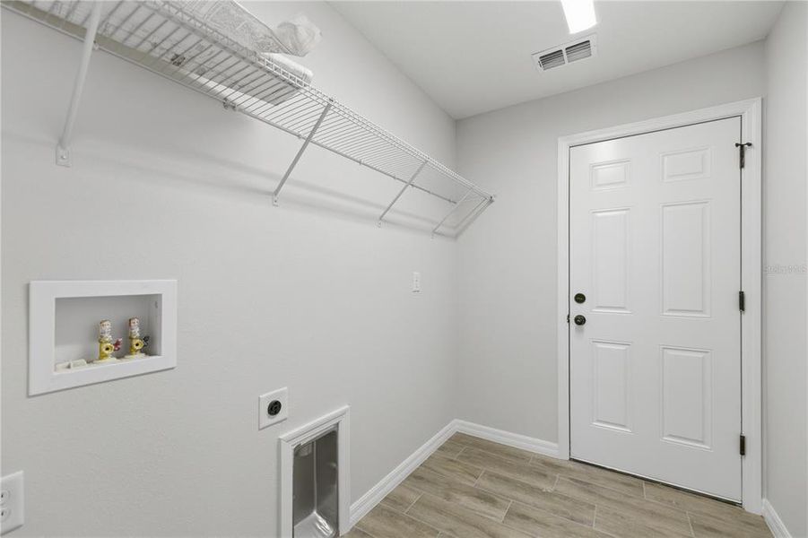 Spacious, unfurnished interior of a new home in , Ocala (Image 13).