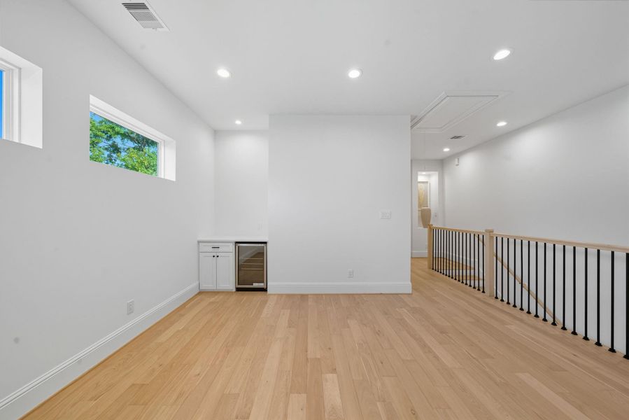 Spacious, unfurnished interior of a new home in , Houston (Image 21).