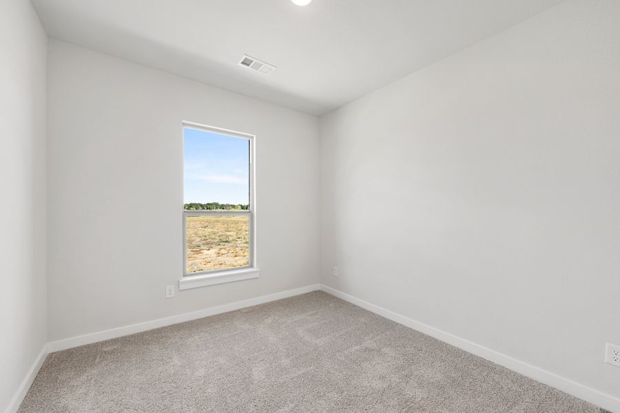 Spacious, unfurnished interior of a new home in Cottonwood Creek, Rowlett (Image 40).