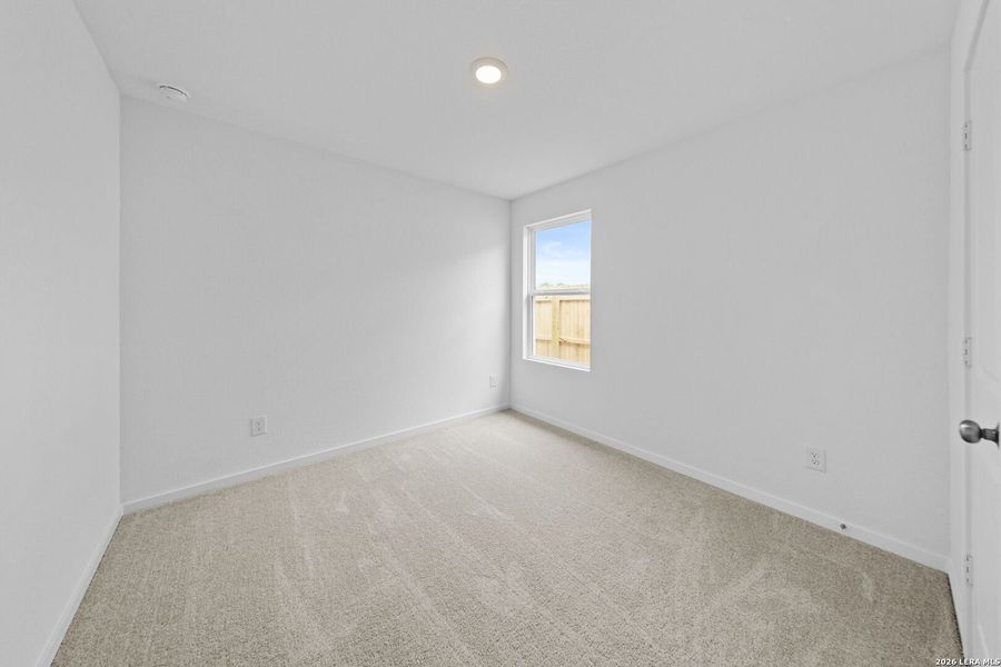 Spacious, unfurnished interior of a new home in Spring Grove, St. Hedwig (Image 17).