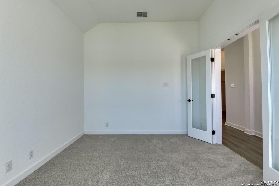 Spacious, unfurnished interior of a new home in Arcadia Ridge, San Antonio (Image 16). Spacious, unfurnished interior of a new home in Arcadia Ridge, San Antonio (Image 16).