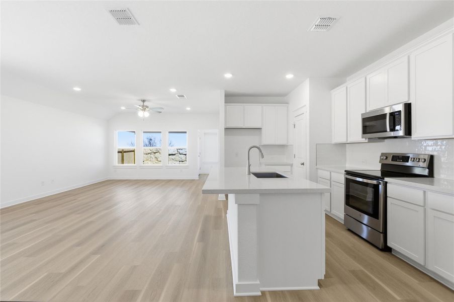 Furnished interior view inside a new home in Hunters Glen, Jarrell (Image 9).
