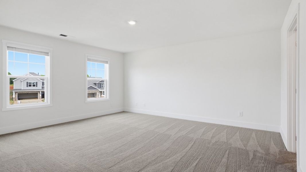 Spacious, unfurnished interior of a new home in Millstone Village, Morristown (Image 17).