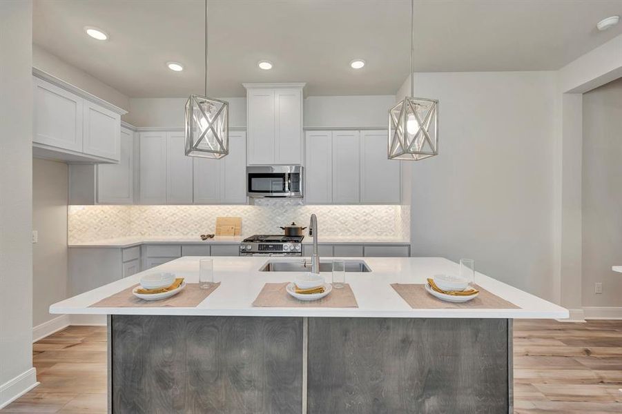 Furnished interior view inside a new home in Creekshaw – Gardens, Royse City (Image 15). Furnished interior view inside a new home in Creekshaw – Gardens, Royse City (Image 15).
