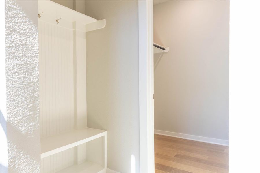 Spacious, unfurnished interior of a new home in La Segarra 40', Brookshire (Image 28).