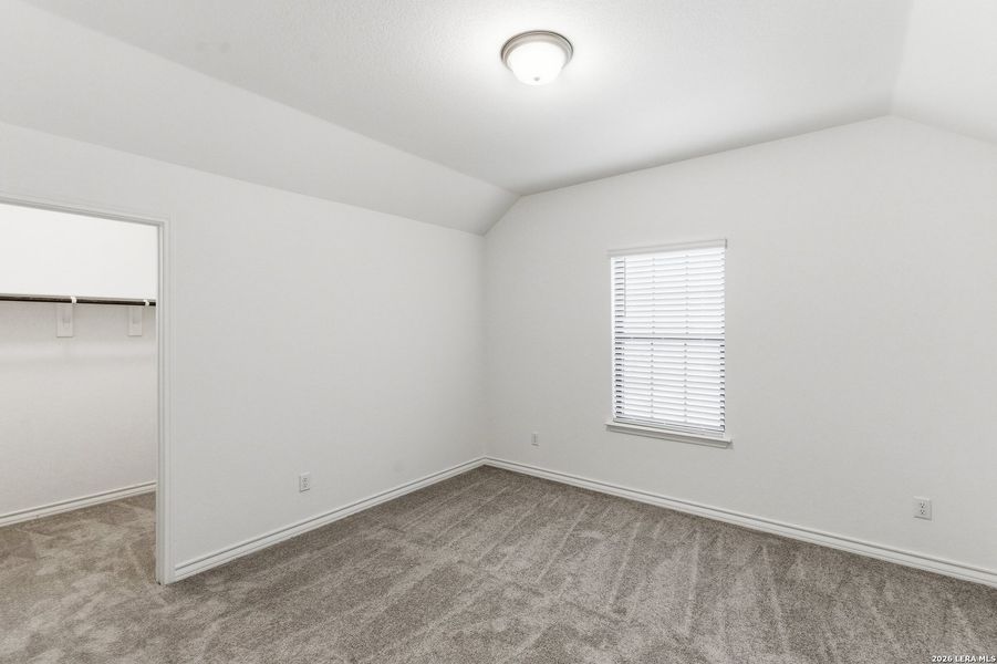 Spacious, unfurnished interior of a new home in Lily Springs, Seguin (Image 20).
