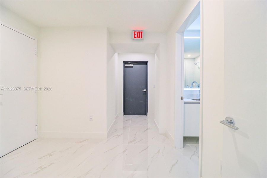 Spacious, unfurnished interior of a new home in , Miami (Image 51).