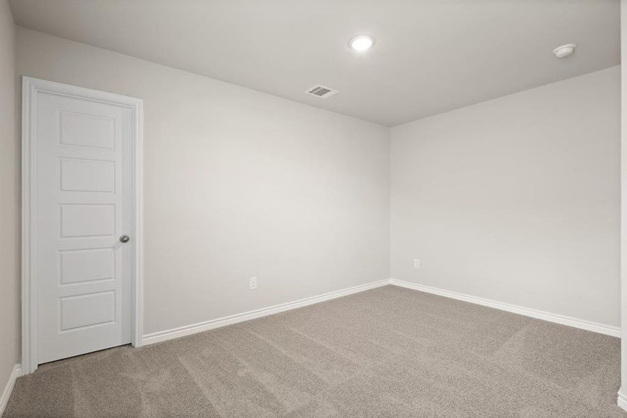 Spacious, unfurnished interior of a new home in Rocky Creek Crossing, Fort Worth (Image 17).