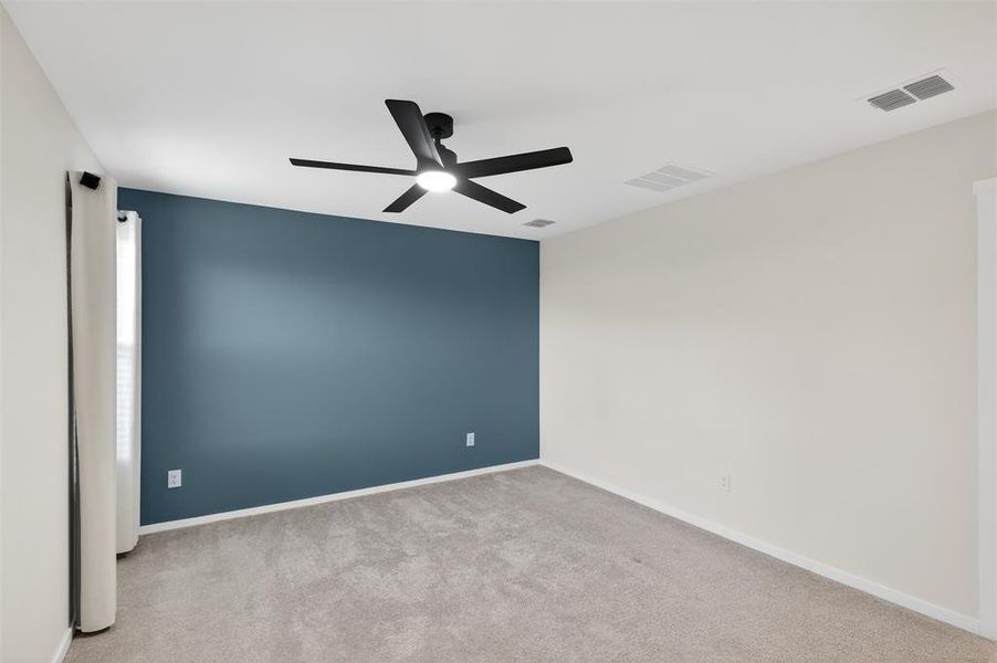 Spacious, unfurnished interior of a new home in Creekview, Pilot Point (Image 19).