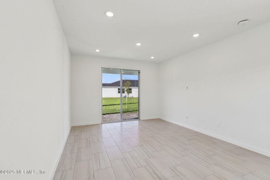 Spacious, unfurnished interior of a new home in Cypress Meadows - Signature Series, Jacksonville (Image 23).